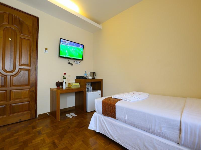 Queen'S Park Hotel Янгон Екстериор снимка