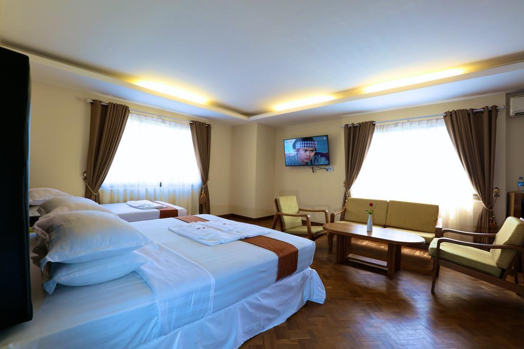 Queen'S Park Hotel Янгон Екстериор снимка
