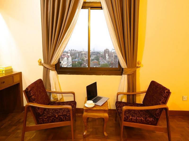 Queen'S Park Hotel Янгон Екстериор снимка