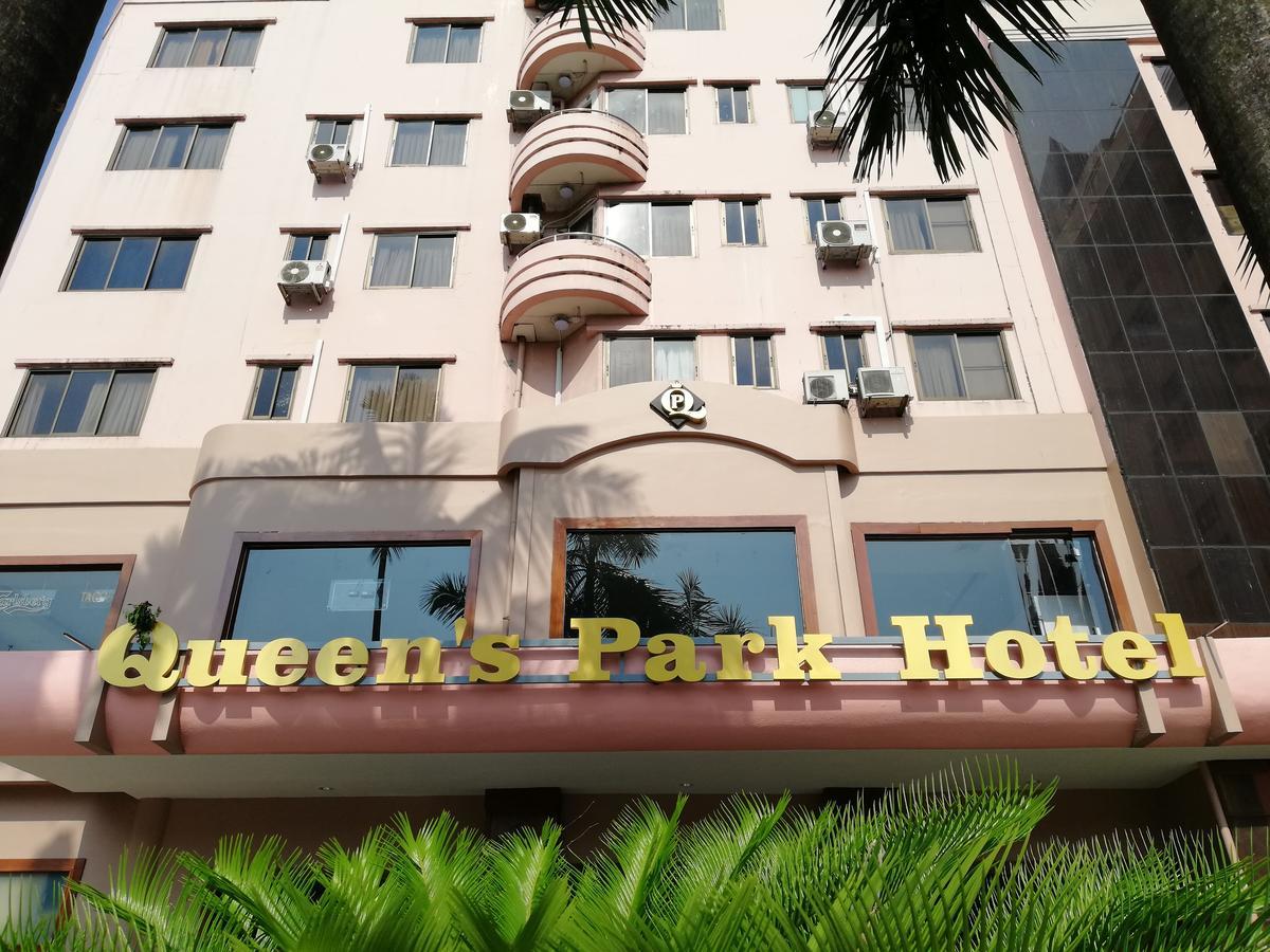 Queen'S Park Hotel Янгон Екстериор снимка